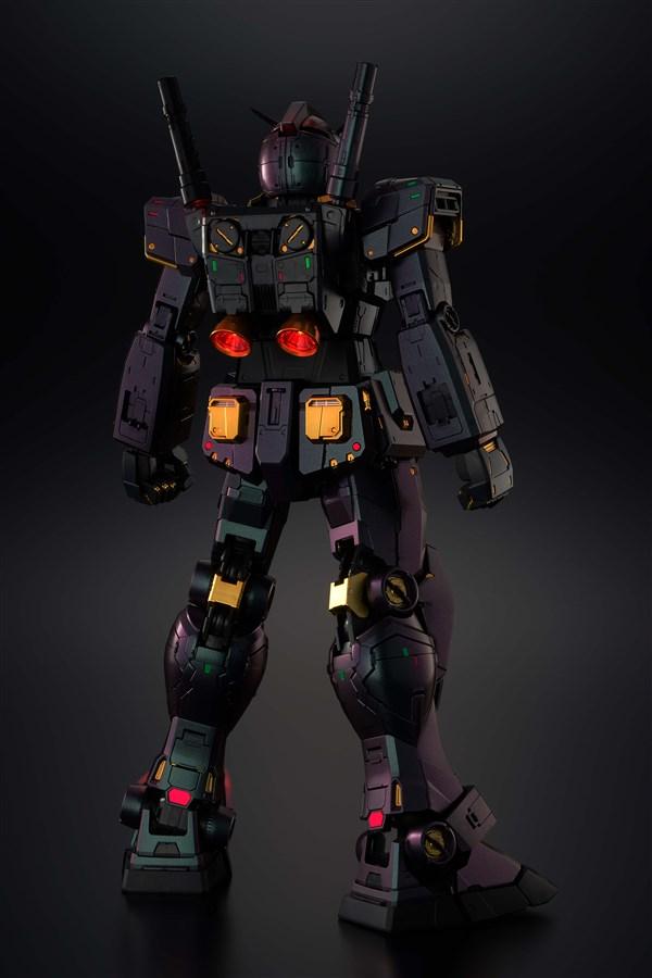Bandai Limited PG 1/60 RX-78-2 Gundam Unleashed China Special [Polarized Coating] Model Kits